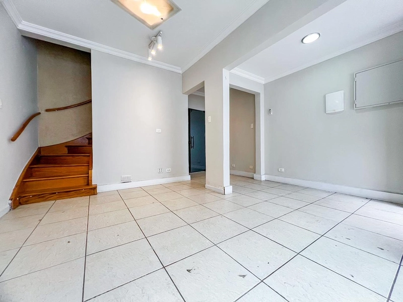 Sobrado Comercial em Localização Privilegiada, Ideal para Escritórios e Clínicas: 6ª foto da galeria de imagens do imóvel