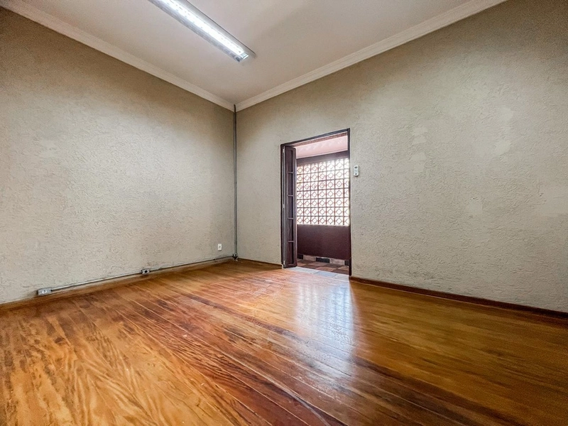 Sobrado Comercial em Localização Privilegiada, Ideal para Escritórios e Clínicas: 23ª foto da galeria de imagens do imóvel