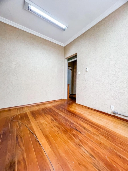 Sobrado Comercial em Localização Privilegiada, Ideal para Escritórios e Clínicas: 20ª foto da galeria de imagens do imóvel