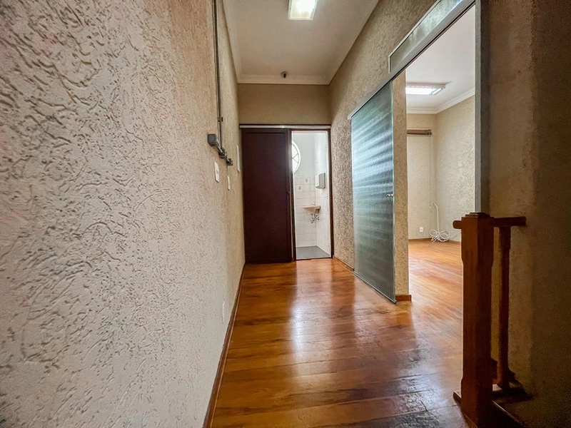 Sobrado Comercial em Localização Privilegiada, Ideal para Escritórios e Clínicas: 17ª foto da galeria de imagens do imóvel