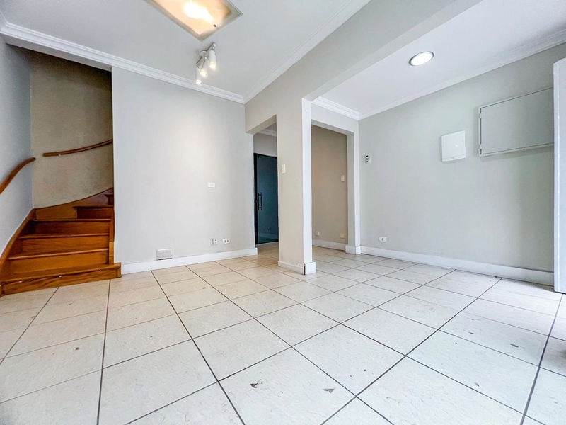 Sobrado Comercial em Localização Privilegiada, Ideal para Escritórios e Clínicas: 4ª foto da galeria de imagens do imóvel