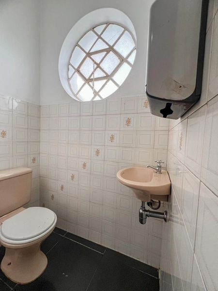 Sobrado Comercial em Localização Privilegiada, Ideal para Escritórios e Clínicas: 21ª foto da galeria de imagens do imóvel