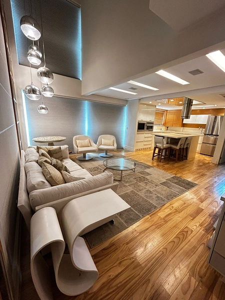 Duplex Mobiliado com Vista Livre em Moema – 2 Suítes e 2 Vagas no Andar Alto!: 1ª foto da galeria de imagens do imóvel