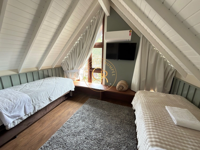 Linda Casa no Bavaria com 4 Dormitórios: 34ª foto da galeria de imagens do imóvel