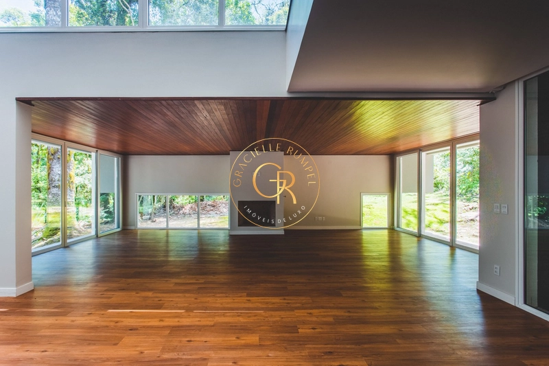 Casa com 4 suítes em condomínio em Gramado!: 2ª foto da galeria de imagens do imóvel