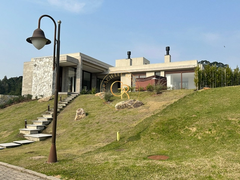 Casa com 03 dormitórios em Condomínio em Gramado: 11ª foto da galeria de imagens do imóvel