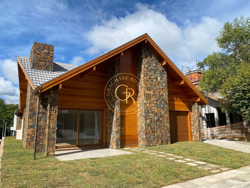 Casa com 03 dormitórios em Bairro Tranquilo em Gramado: 13ª foto da galeria de imagens do imóvel