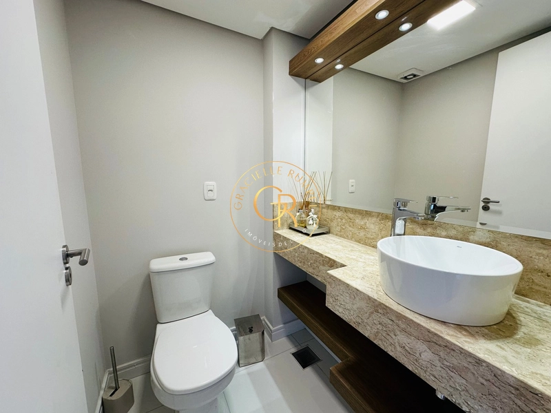 Apartamento mobiliado no centro de Canela com 2 suítes: 1ª foto da galeria de imagens do imóvel