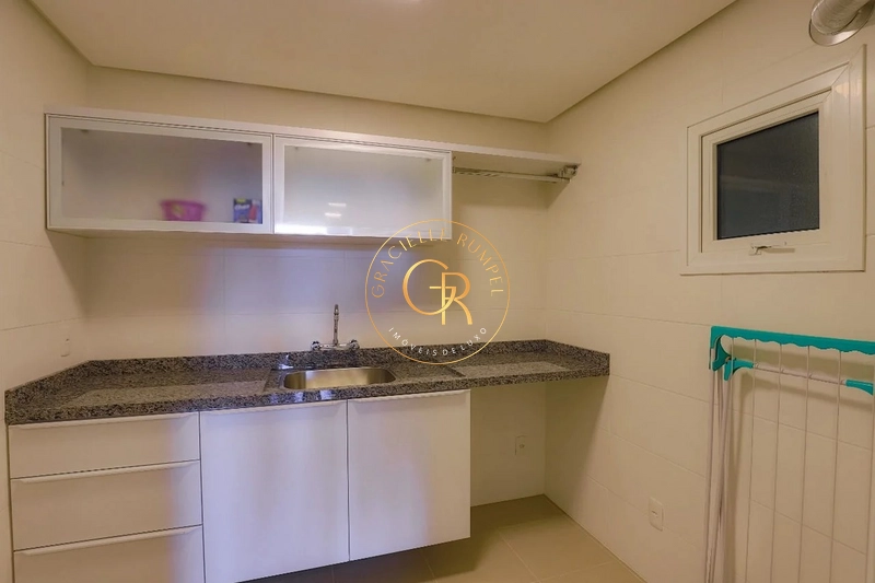 Apartamento Duplex mobiliado no Centro de Gramado!: 1ª foto da galeria de imagens do imóvel