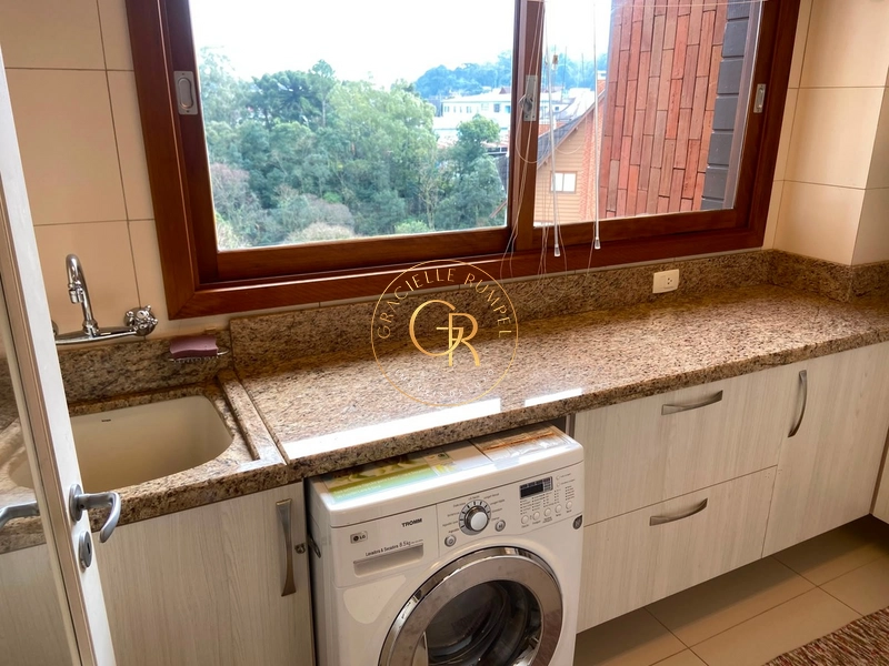 Cobertura duplex no centro de Gramado.: 10ª foto da galeria de imagens do imóvel