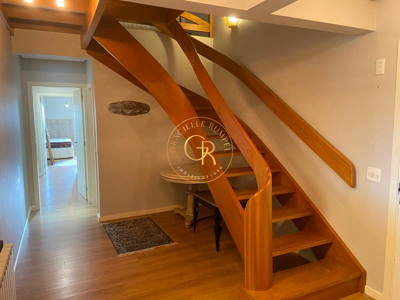 Cobertura duplex no centro de Gramado.: 12ª foto da galeria de imagens do imóvel