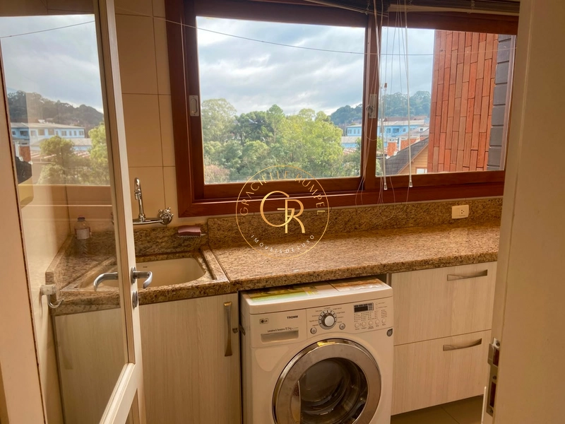 Cobertura duplex no centro de Gramado.: 9ª foto da galeria de imagens do imóvel