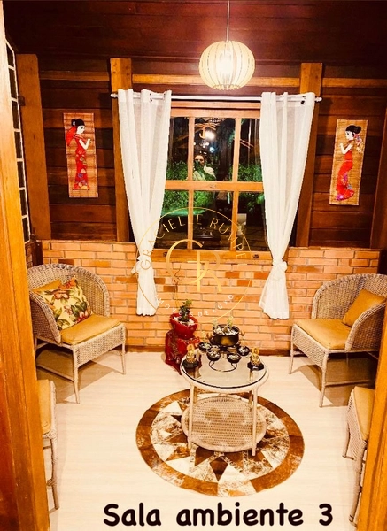 Belíssima Casa com  04 dormitórios em Gramado!: 8ª foto da galeria de imagens do imóvel