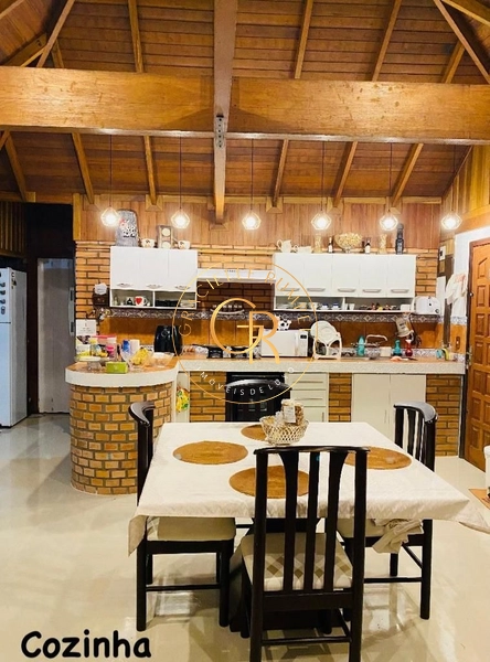 Belíssima Casa com  04 dormitórios em Gramado!: 16ª foto da galeria de imagens do imóvel