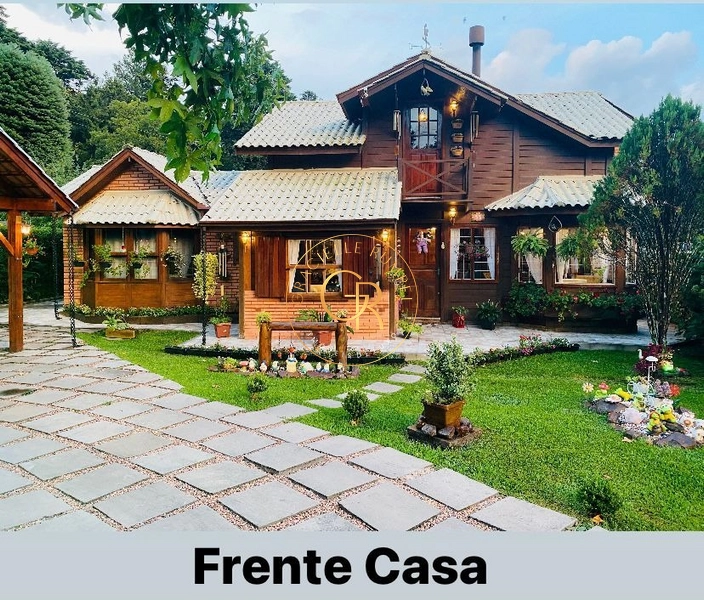 Belíssima Casa com  04 dormitórios em Gramado!: 1ª foto da galeria de imagens do imóvel