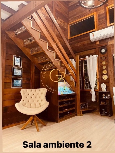 Belíssima Casa com  04 dormitórios em Gramado!: 12ª foto da galeria de imagens do imóvel