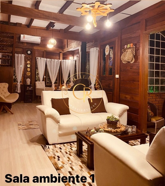 Belíssima Casa com  04 dormitórios em Gramado!: 5ª foto da galeria de imagens do imóvel