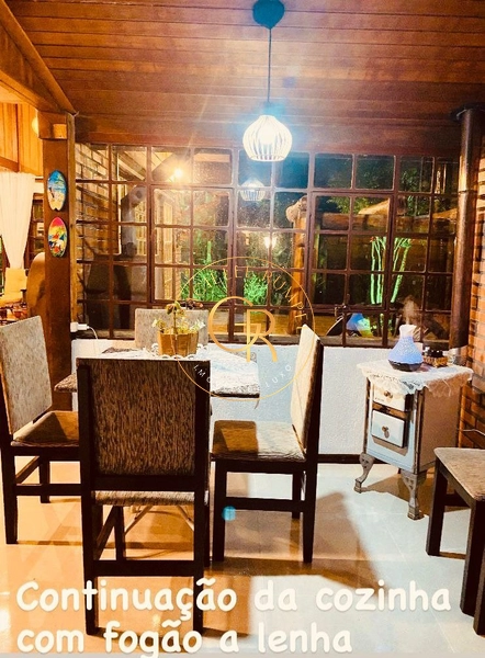 Belíssima Casa com  04 dormitórios em Gramado!: 13ª foto da galeria de imagens do imóvel