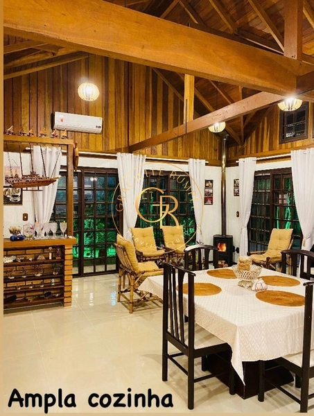 Belíssima Casa com  04 dormitórios em Gramado!: 15ª foto da galeria de imagens do imóvel