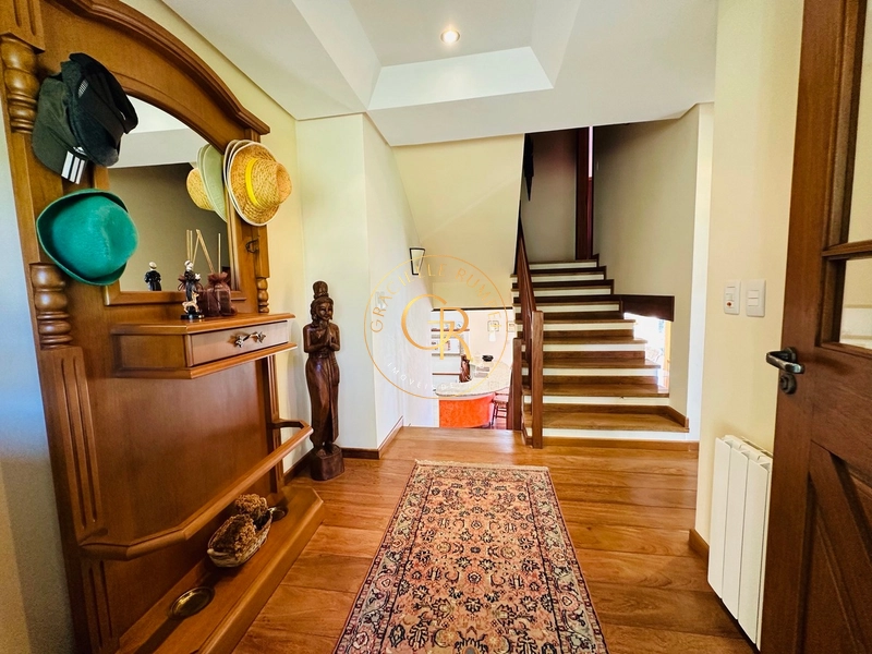 Casa mobiliada em condomínio fechado em Gramado: 3ª foto da galeria de imagens do imóvel