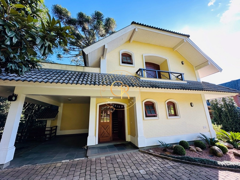 Casa mobiliada em condomínio fechado em Gramado: 1ª foto da galeria de imagens do imóvel