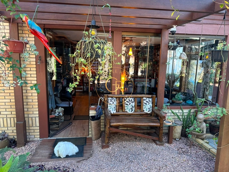 Excelente residência em meio à natureza, a apenas 4 minutos do centro: 27ª foto da galeria de imagens do imóvel