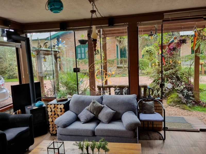 Excelente residência em meio à natureza, a apenas 4 minutos do centro: 40ª foto da galeria de imagens do imóvel