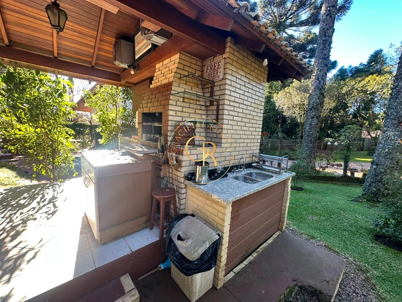 Excelente residência em meio à natureza, a apenas 4 minutos do centro: 29ª foto da galeria de imagens do imóvel