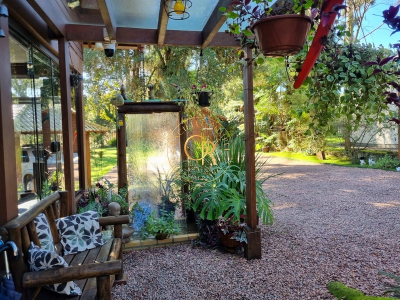 Excelente residência em meio à natureza, a apenas 4 minutos do centro: 34ª foto da galeria de imagens do imóvel