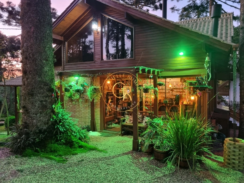 Excelente residência em meio à natureza, a apenas 4 minutos do centro: 8ª foto da galeria de imagens do imóvel