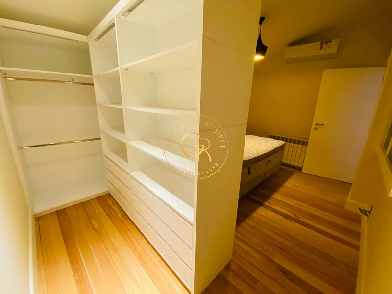 Apartamento com 5 dormitórios no centro de Gramado: 3ª foto da galeria de imagens do imóvel