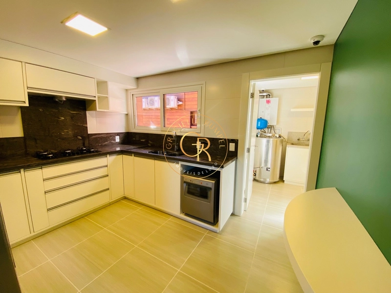 Apartamento com 5 dormitórios no centro de Gramado: 16ª foto da galeria de imagens do imóvel