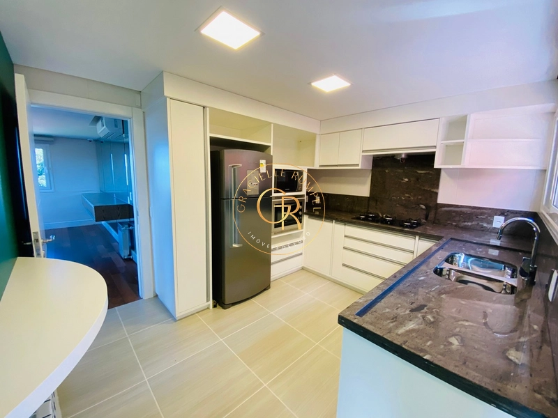 Apartamento com 5 dormitórios no centro de Gramado: 1ª foto da galeria de imagens do imóvel