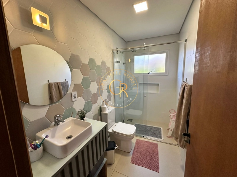 CASA AMPLA ACONCHEGANTE E BEM LOCALIZADA: 11ª foto da galeria de imagens do imóvel