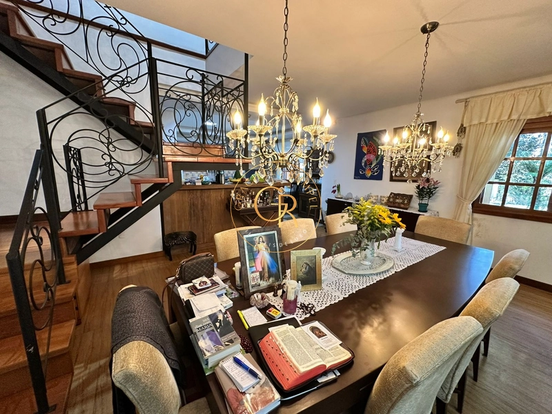 Charmosa casa com 4 dormitórios: 15ª foto da galeria de imagens do imóvel