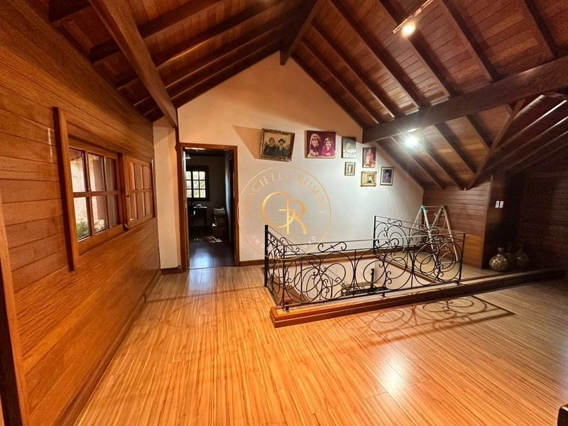 Charmosa casa com 4 dormitórios: 31ª foto da galeria de imagens do imóvel