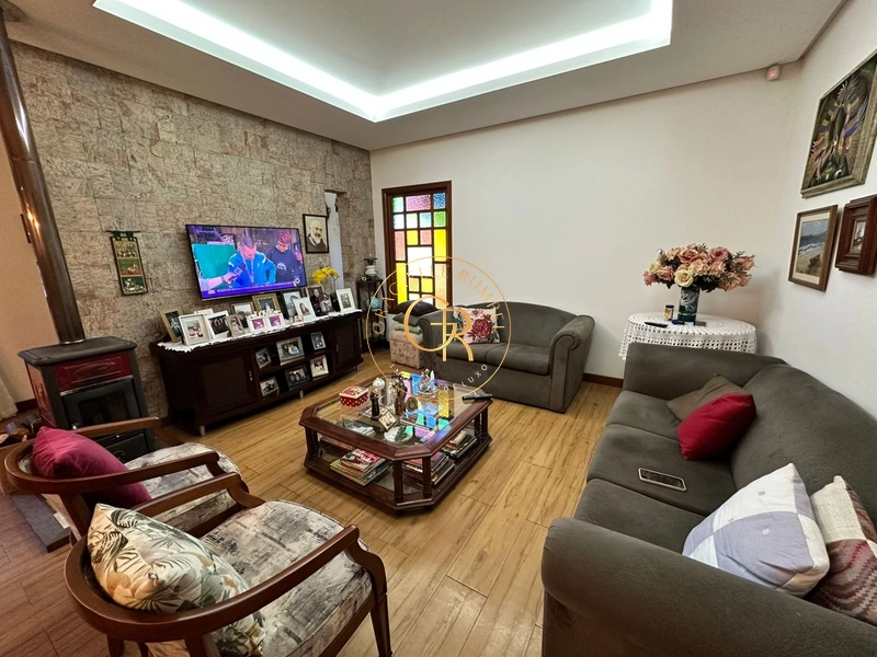 Charmosa casa com 4 dormitórios: 16ª foto da galeria de imagens do imóvel