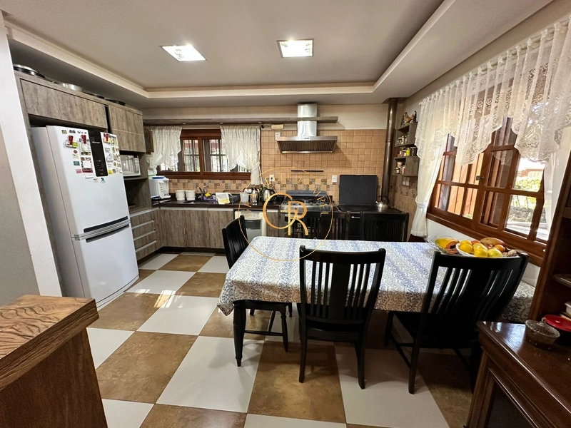 Charmosa casa com 4 dormitórios: 13ª foto da galeria de imagens do imóvel