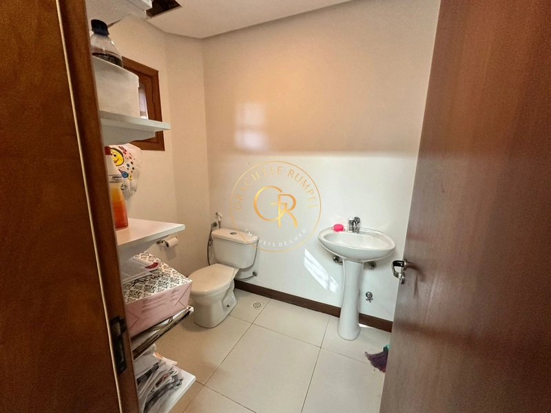 Charmosa casa com 4 dormitórios: 10ª foto da galeria de imagens do imóvel