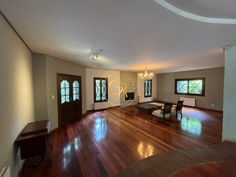 Casa Maravilhosa com 03 suítes em Canela!: 5ª foto da galeria de imagens do imóvel