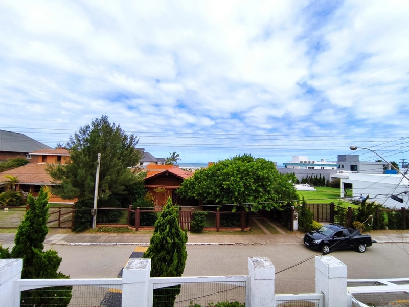 ATLANTIDA, sobrado frente leste: 11ª foto da galeria de imagens do imóvel