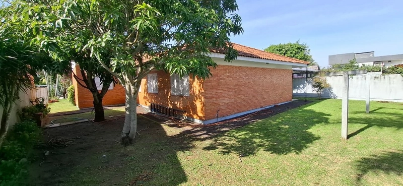 ATLANTIDA, ótima casa estruturada frente leste: 1ª foto da galeria de imagens do imóvel