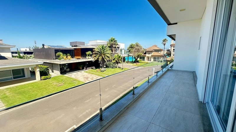 PLAYA VISTA, sobrado beira de lago: 2ª foto da galeria de imagens do imóvel