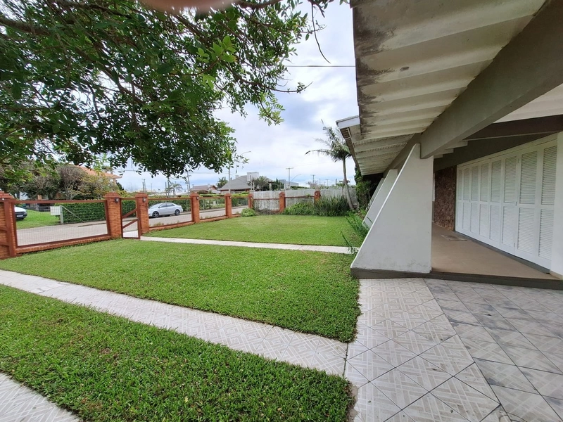 ATLANTIDA, casa próximo do mar  terreno de 600m²: 8ª foto da galeria de imagens do imóvel