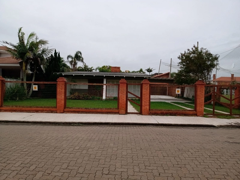 ATLANTIDA, casa próximo do mar  terreno de 600m²: 17ª foto da galeria de imagens do imóvel