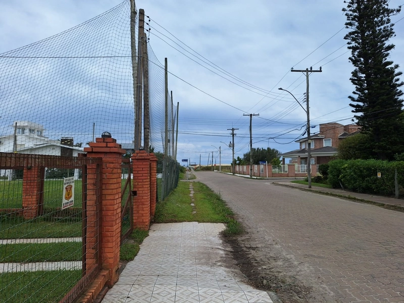 ATLANTIDA, casa próximo do mar  terreno de 600m²: 13ª foto da galeria de imagens do imóvel