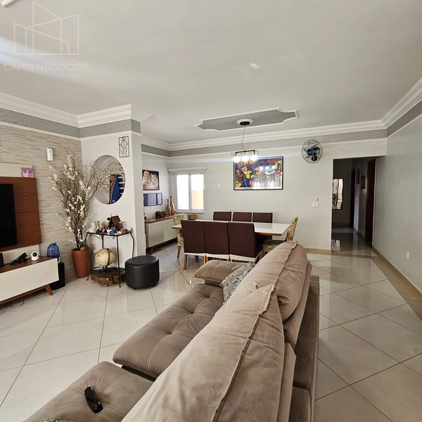 Casa com Piscina em terreno inteiro Jd São Lourenço Indaiatuba: 3ª foto da galeria de imagens do imóvel