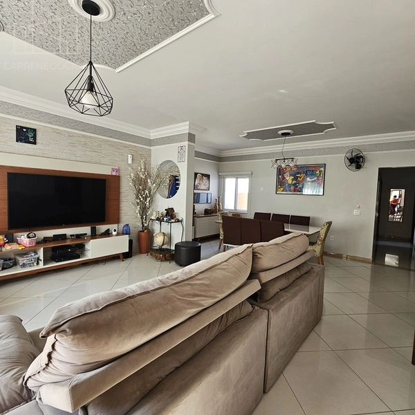 Casa com Piscina em terreno inteiro Jd São Lourenço Indaiatuba: 2ª foto da galeria de imagens do imóvel