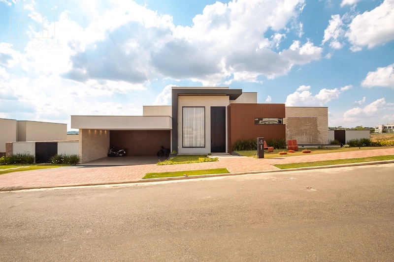 Casa térrea a venda com 4 suítes, fundos para campo de golfe em Condomínio - Indaiatuba SP: 1ª foto da galeria de imagens do imóvel