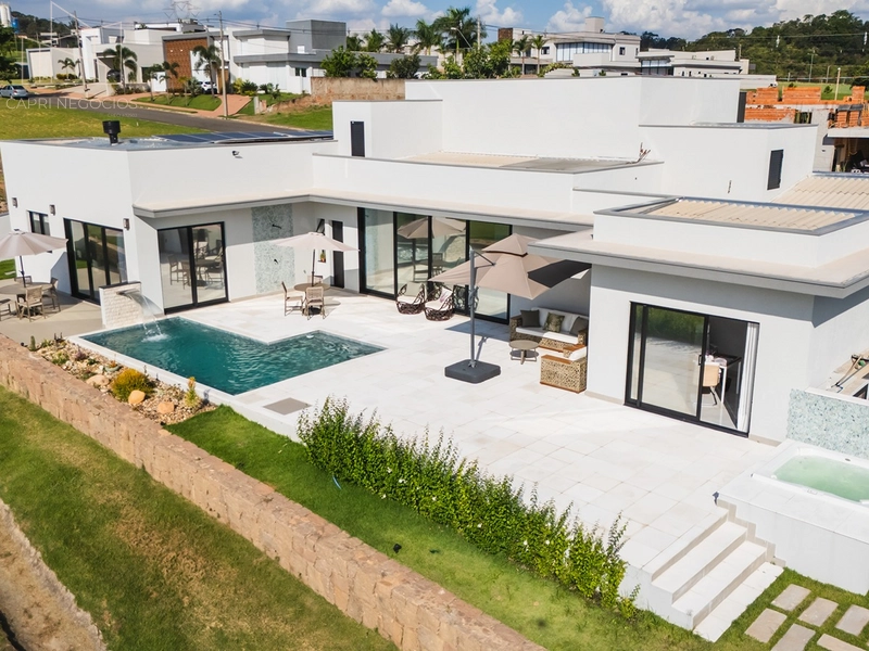 Casa térrea a venda com 4 suítes, fundos para campo de golfe em Condomínio - Indaiatuba SP: 3ª foto da galeria de imagens do imóvel